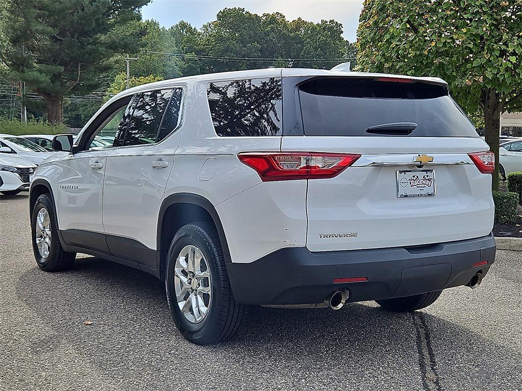 used 2021 Chevrolet Traverse car, priced at $18,000
