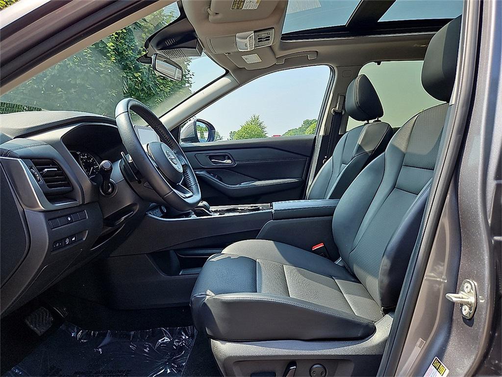used 2024 Nissan Rogue car, priced at $29,999