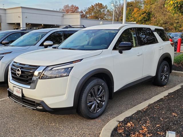 new 2024 Nissan Pathfinder car, priced at $30,884