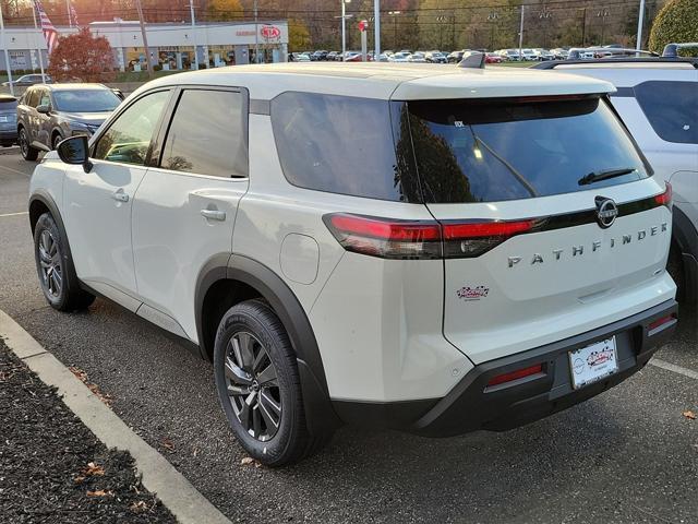 new 2024 Nissan Pathfinder car, priced at $30,884