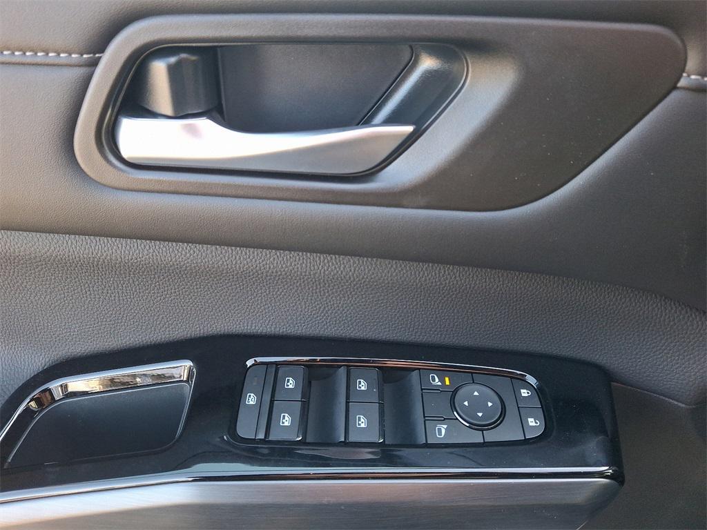 new 2025 Nissan Pathfinder car, priced at $42,799