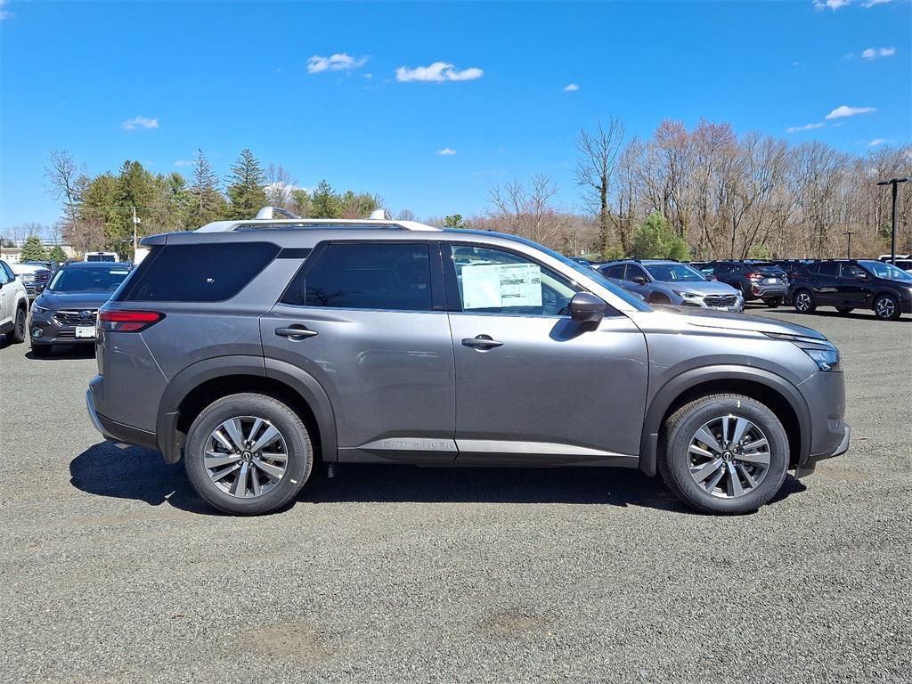 new 2025 Nissan Pathfinder car, priced at $42,799