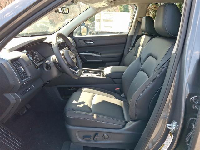new 2025 Nissan Pathfinder car, priced at $46,235