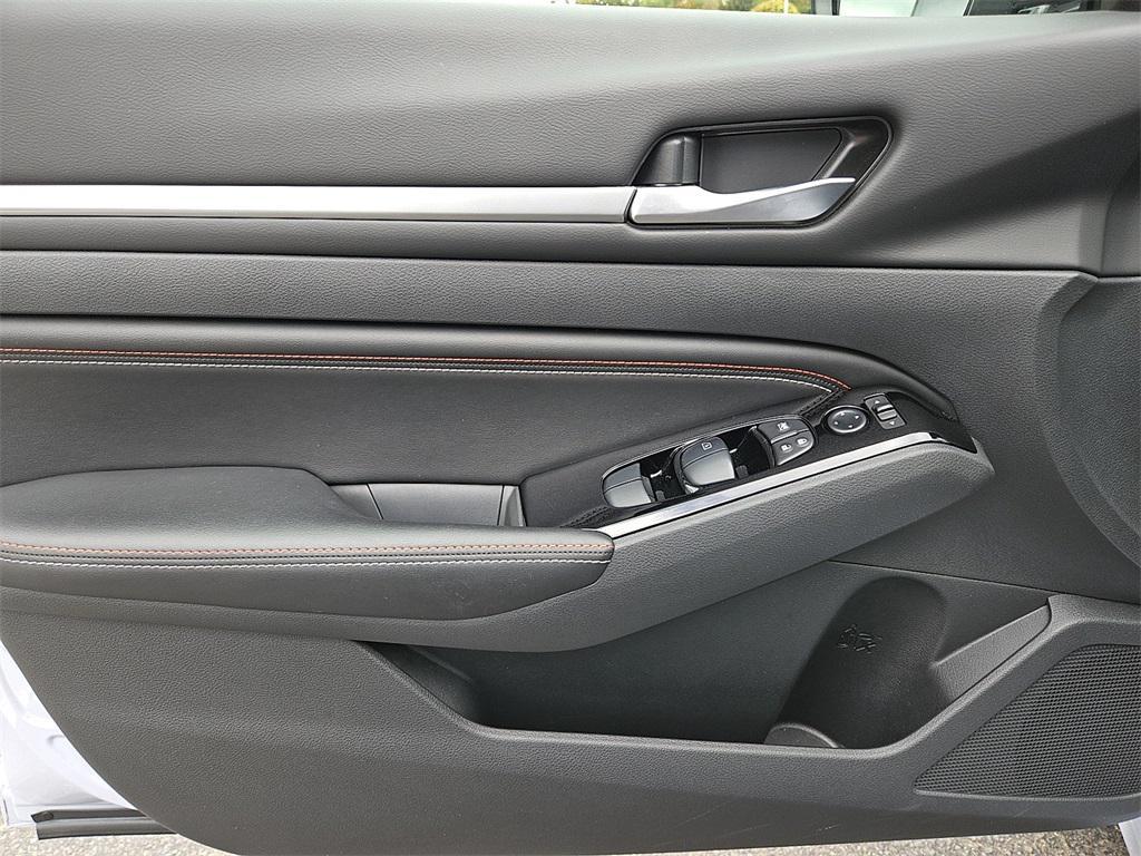 used 2023 Nissan Altima car, priced at $20,999
