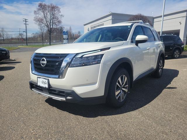 new 2024 Nissan Pathfinder car, priced at $42,721