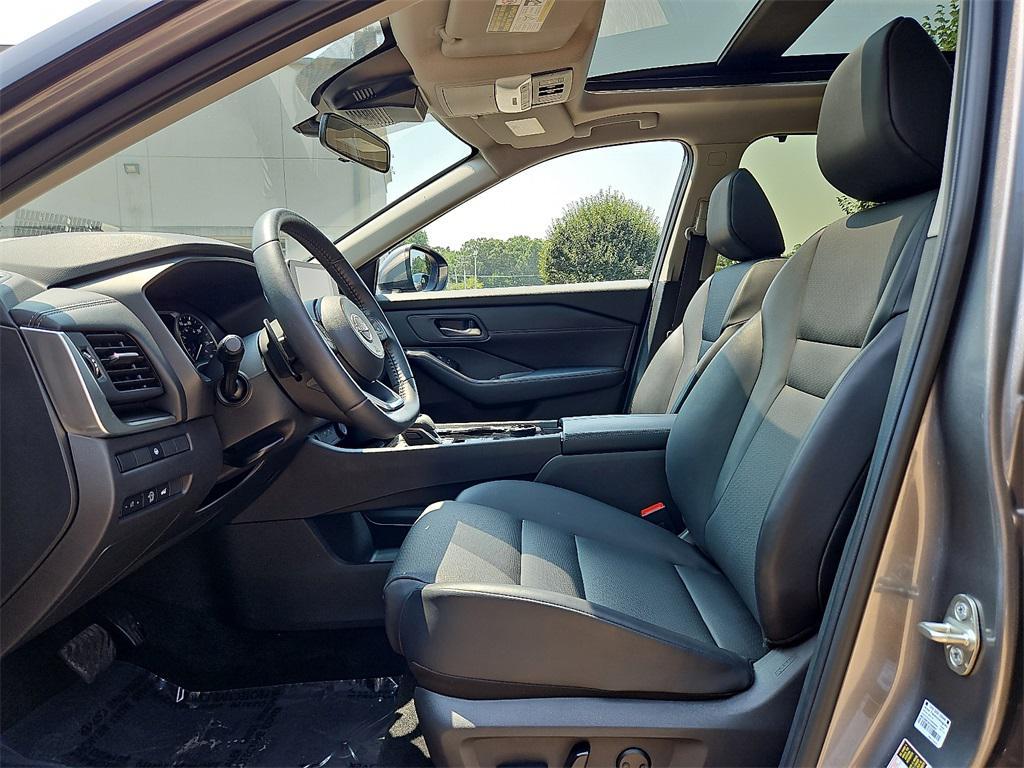 used 2024 Nissan Rogue car, priced at $27,526