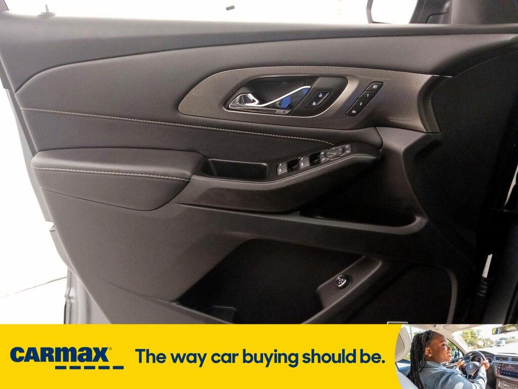 used 2023 Chevrolet Traverse car, priced at $34,998