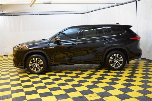 used 2021 Toyota Highlander car, priced at $31,480