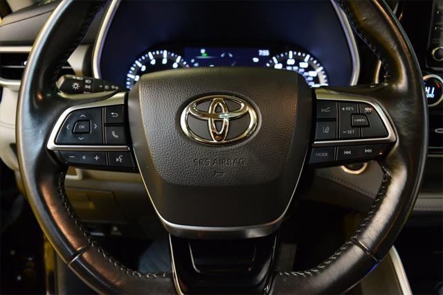 used 2021 Toyota Highlander car, priced at $31,480