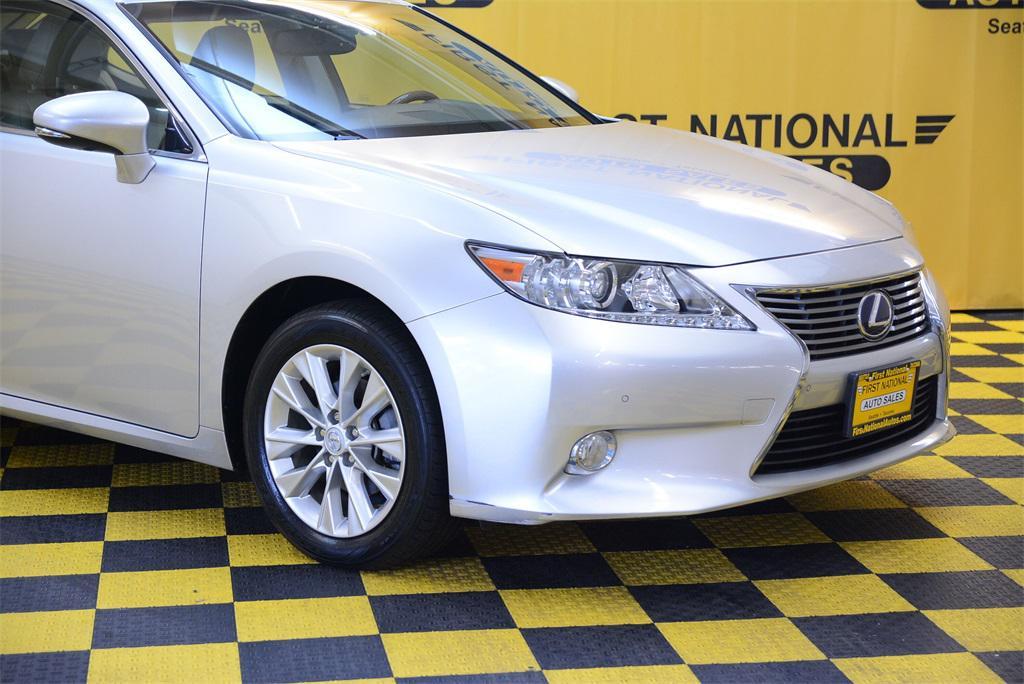 used 2013 Lexus ES 300h car, priced at $19,980
