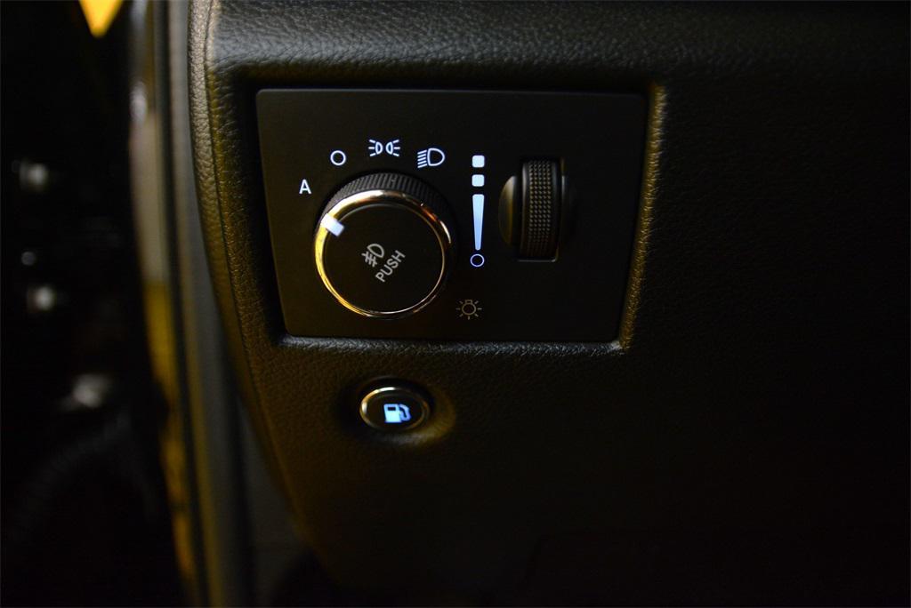 used 2022 Jeep Grand Cherokee car, priced at $22,980