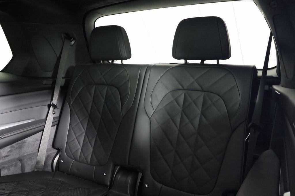 new 2026 BMW X7 car, priced at $100,815