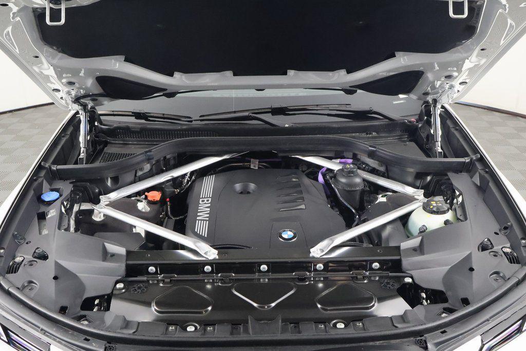 new 2026 BMW X7 car, priced at $102,515