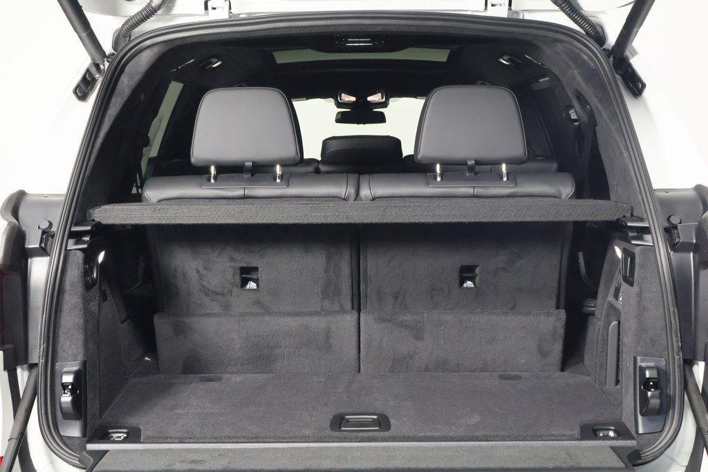 new 2026 BMW X7 car, priced at $102,515