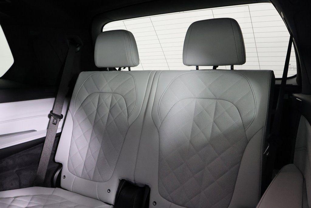 new 2026 BMW X7 car, priced at $99,615