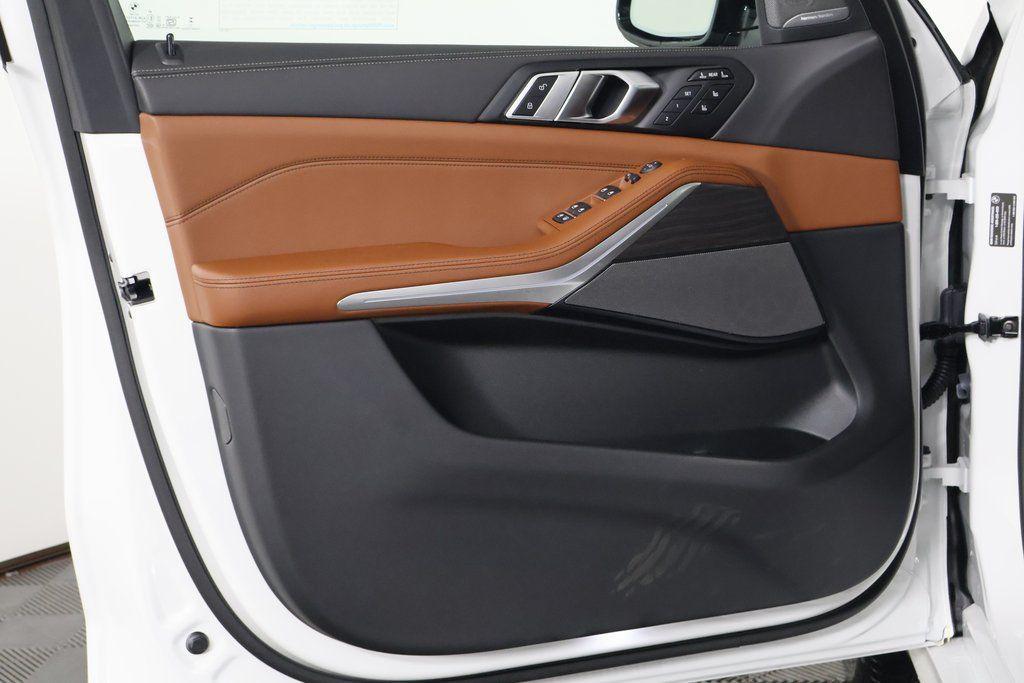 new 2026 BMW X7 car, priced at $122,565
