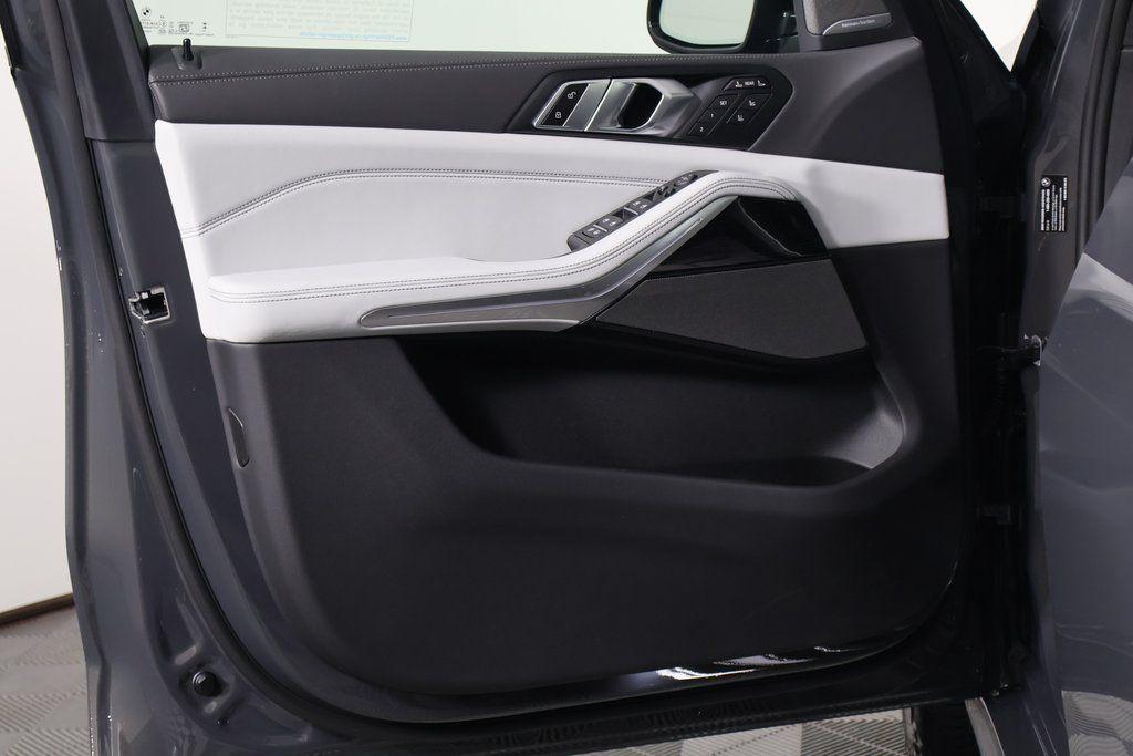 new 2026 BMW X7 car, priced at $104,215