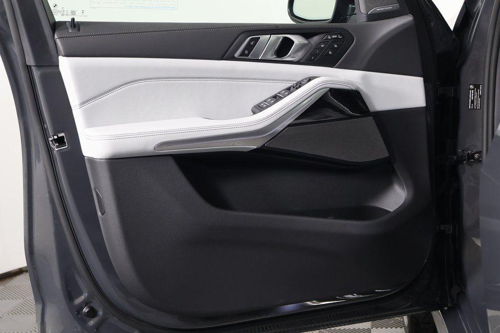 new 2026 BMW X7 car, priced at $104,215