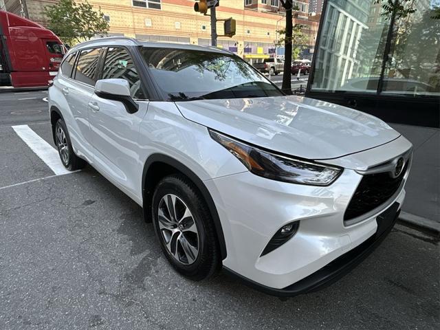 used 2022 Toyota Highlander car, priced at $35,683