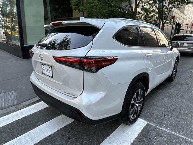 used 2022 Toyota Highlander car, priced at $35,683
