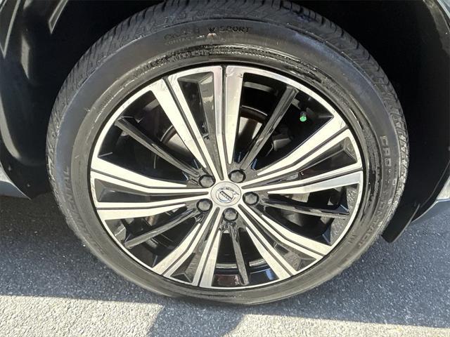 used 2022 Volvo XC60 car, priced at $42,295