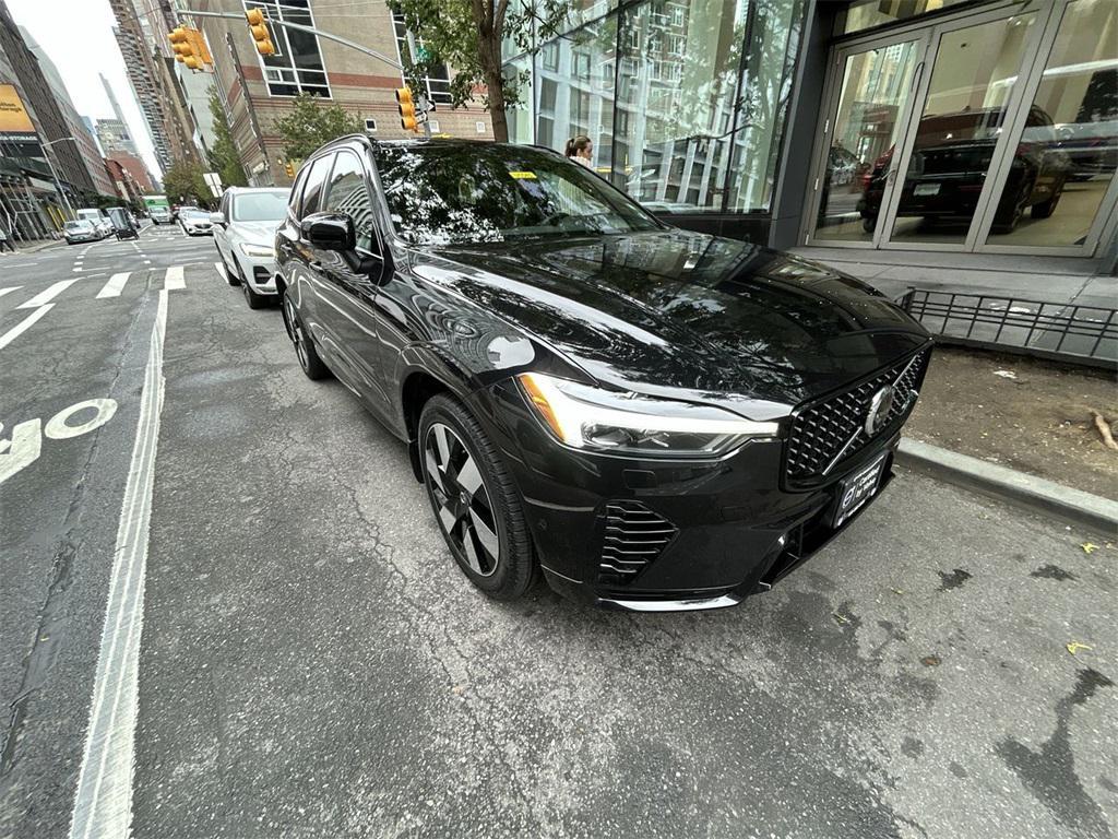 used 2023 Volvo XC60 Recharge Plug-In Hybrid car, priced at $43,770