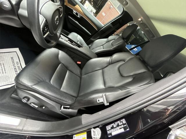 used 2022 Volvo XC90 car, priced at $43,475