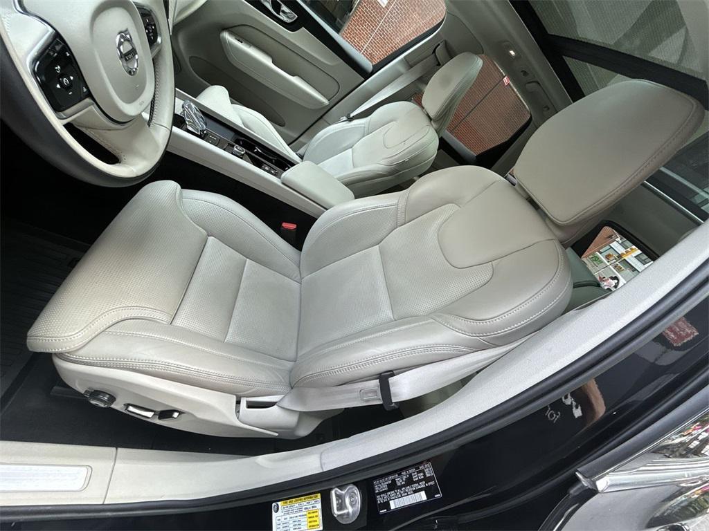 used 2022 Volvo XC60 car, priced at $37,504