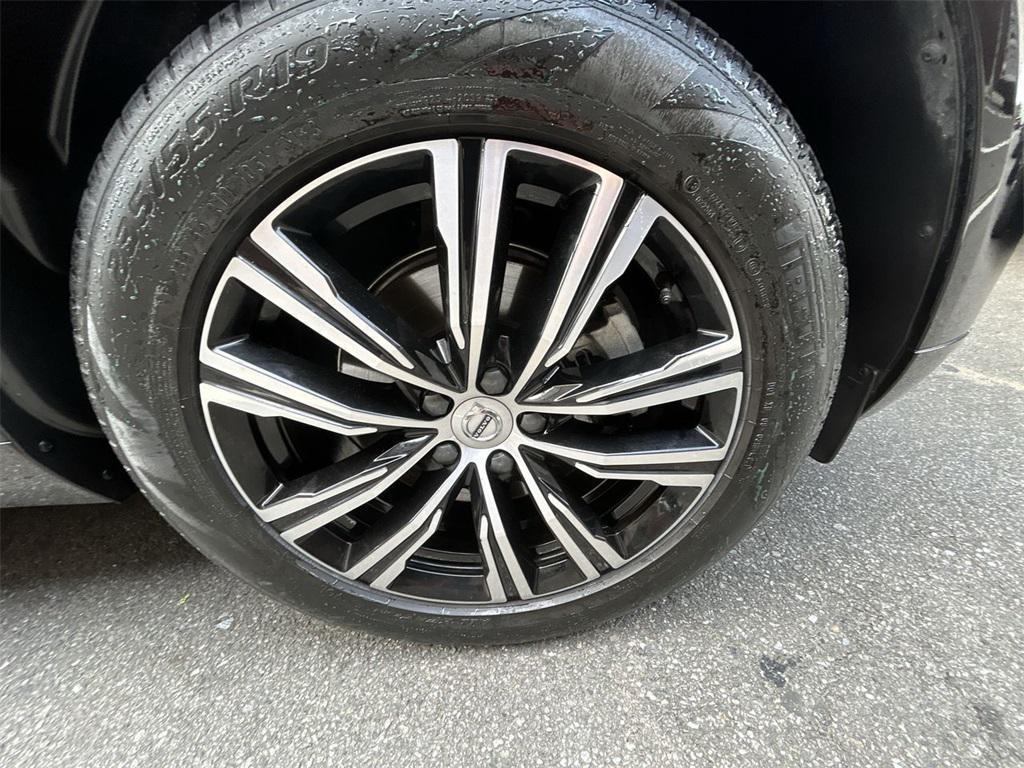 used 2022 Volvo XC60 car, priced at $37,504