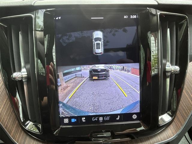 used 2022 Volvo XC60 car, priced at $36,995