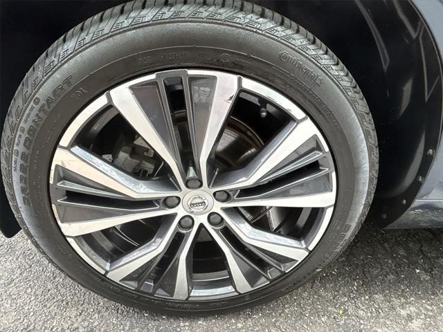 used 2022 Volvo XC60 car, priced at $36,995