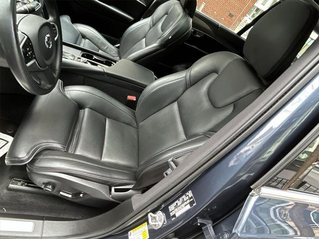 used 2022 Volvo XC90 car, priced at $46,995