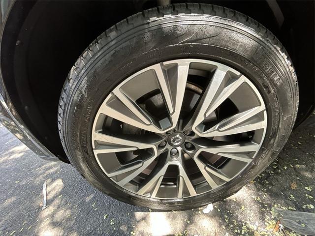 used 2022 Volvo XC90 car, priced at $42,995
