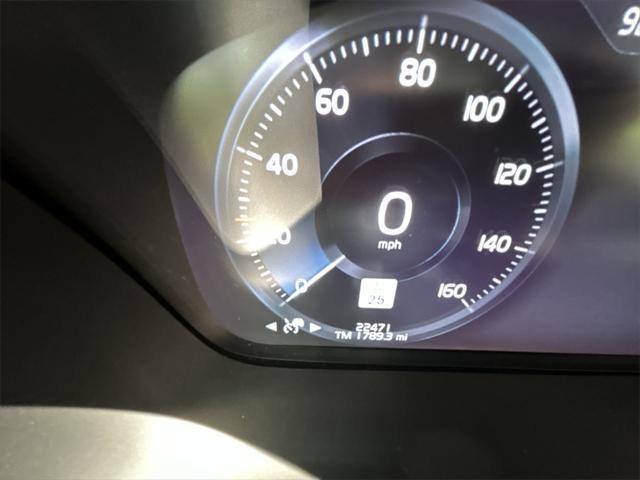 used 2022 Volvo XC90 car, priced at $42,995