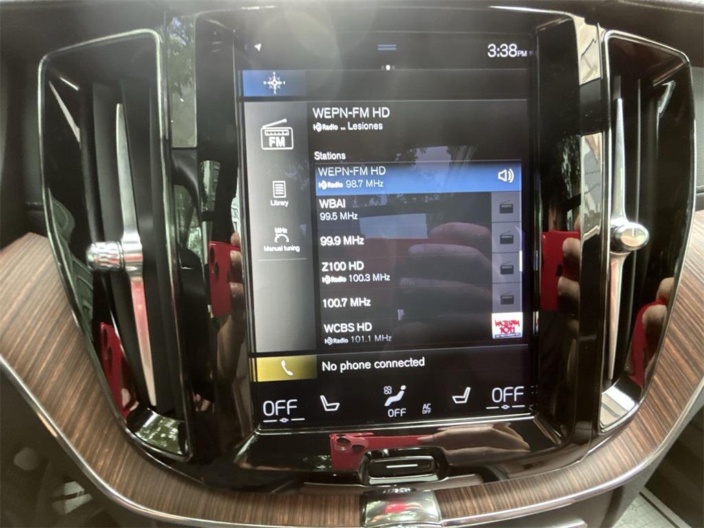 used 2021 Volvo XC60 car, priced at $32,375