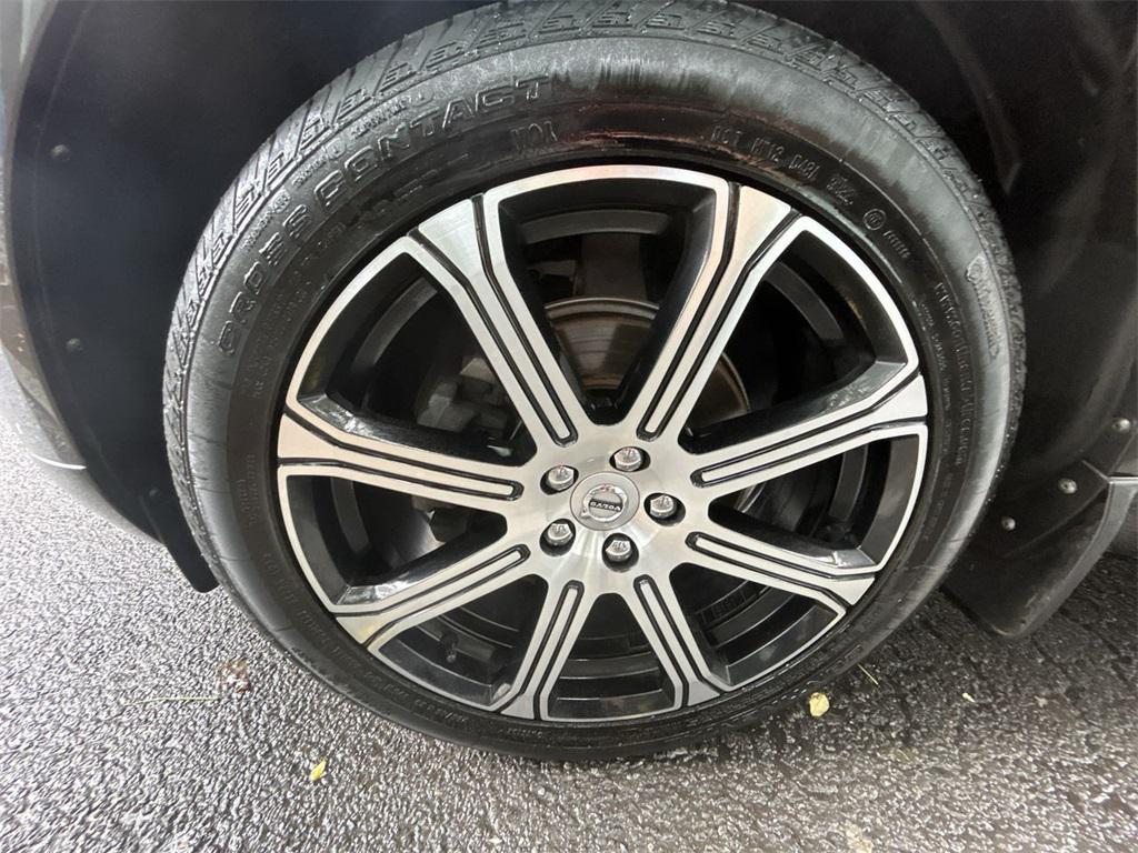 used 2021 Volvo XC60 car, priced at $32,375