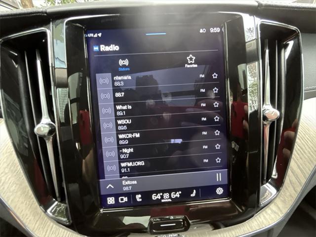 used 2022 Volvo XC60 car, priced at $39,895
