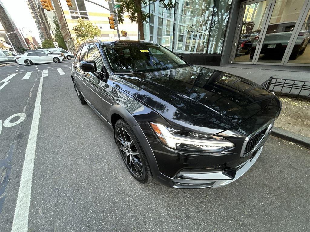 used 2020 Volvo V90 Cross Country car, priced at $28,795
