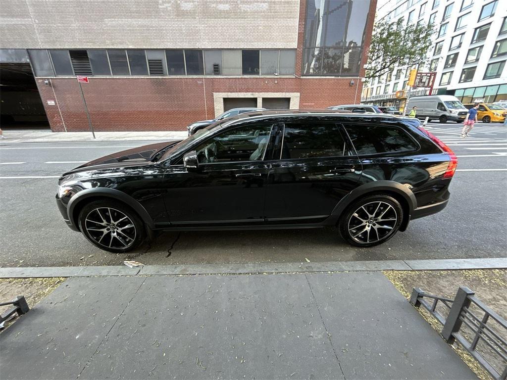 used 2020 Volvo V90 Cross Country car, priced at $28,795