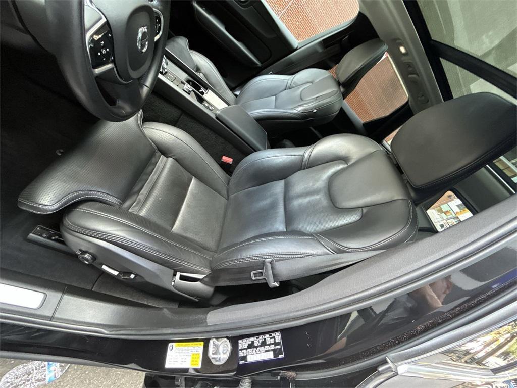 used 2022 Volvo XC60 Recharge Plug-In Hybrid car, priced at $31,990