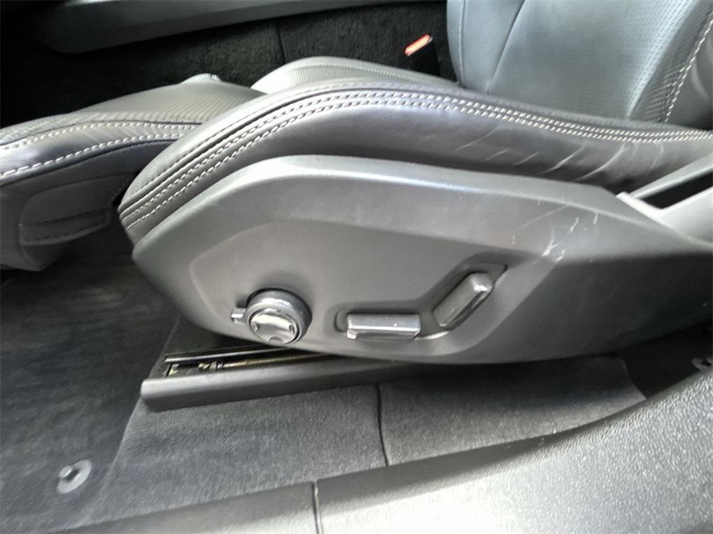 used 2022 Volvo XC60 Recharge Plug-In Hybrid car, priced at $31,990