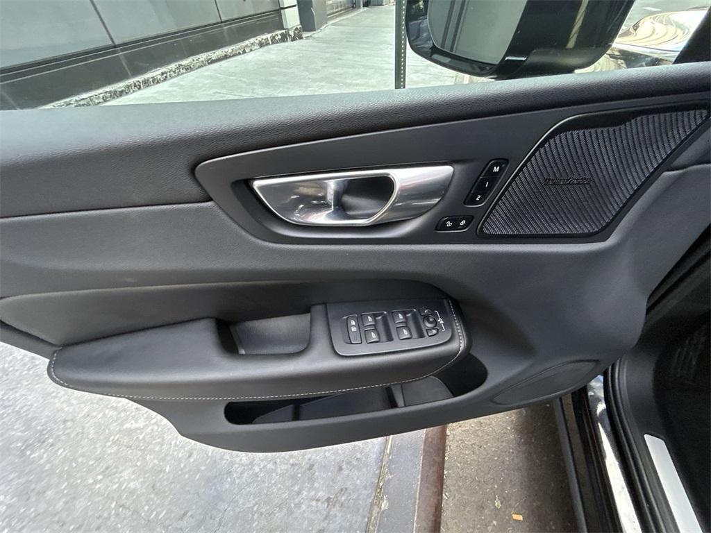 used 2022 Volvo XC60 Recharge Plug-In Hybrid car, priced at $31,990