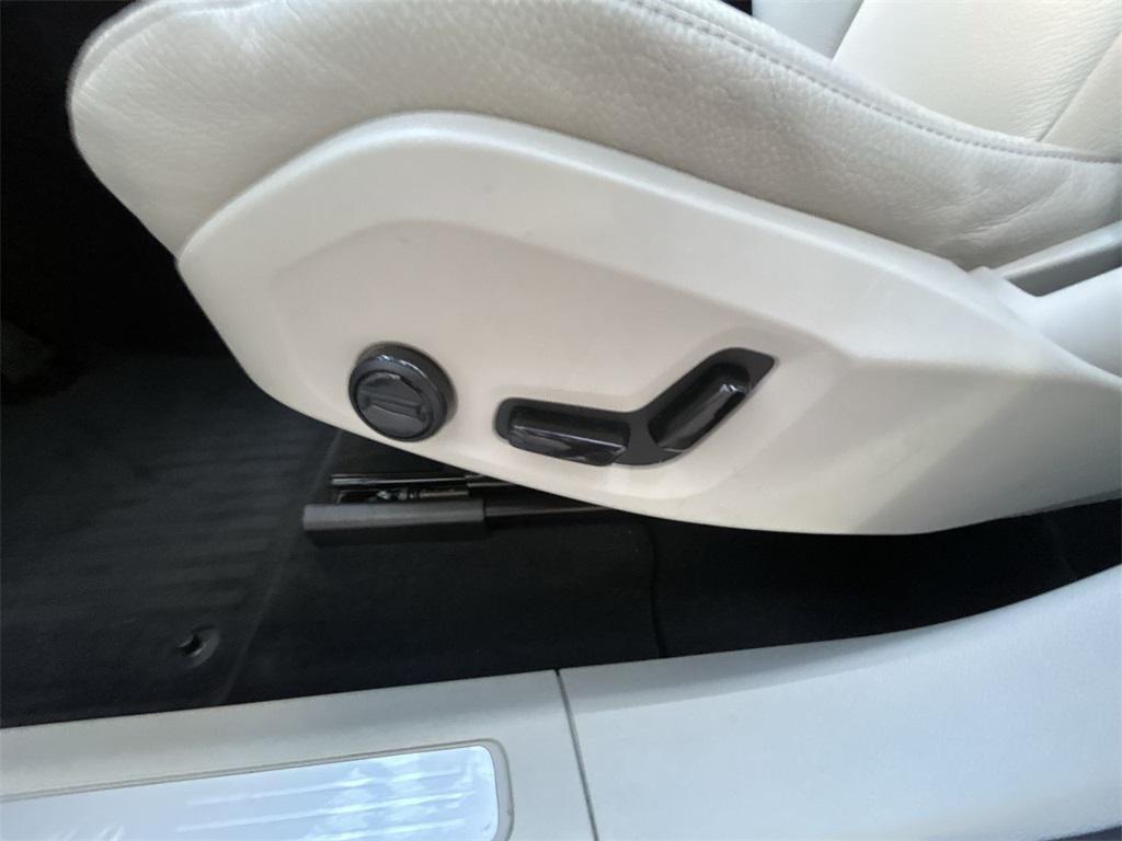 used 2025 Volvo XC60 Plug-In Hybrid car, priced at $59,995