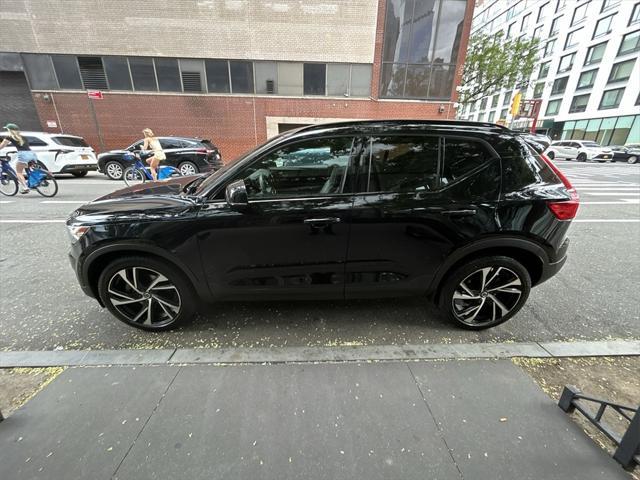 used 2022 Volvo XC40 car, priced at $30,105