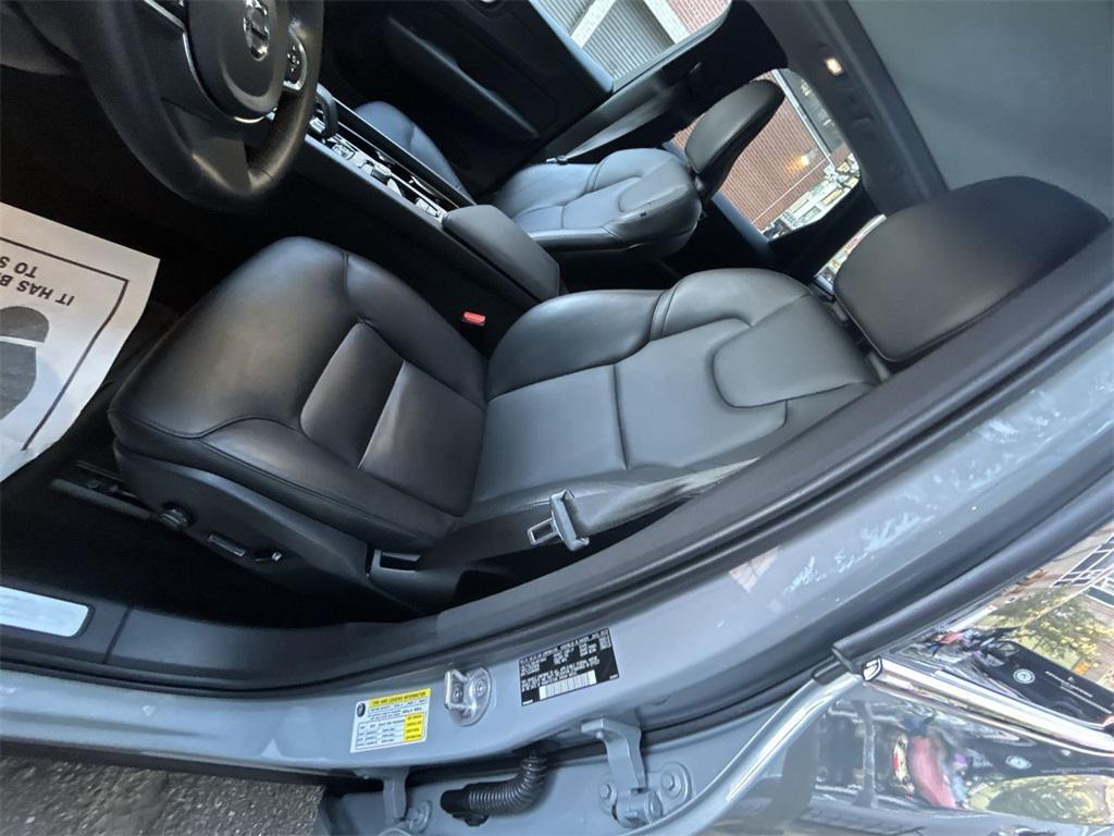 used 2024 Volvo XC60 car, priced at $40,320