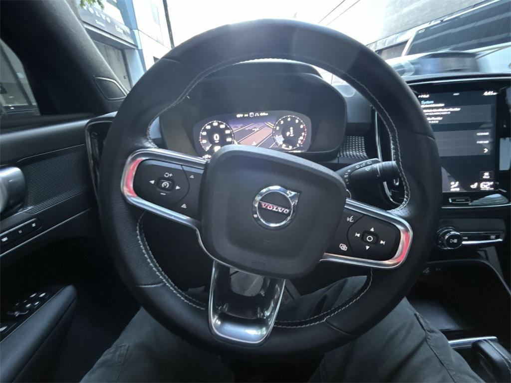 used 2021 Volvo XC40 car, priced at $25,935
