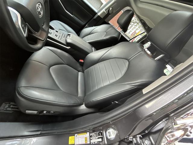 used 2022 Toyota Highlander car, priced at $37,595