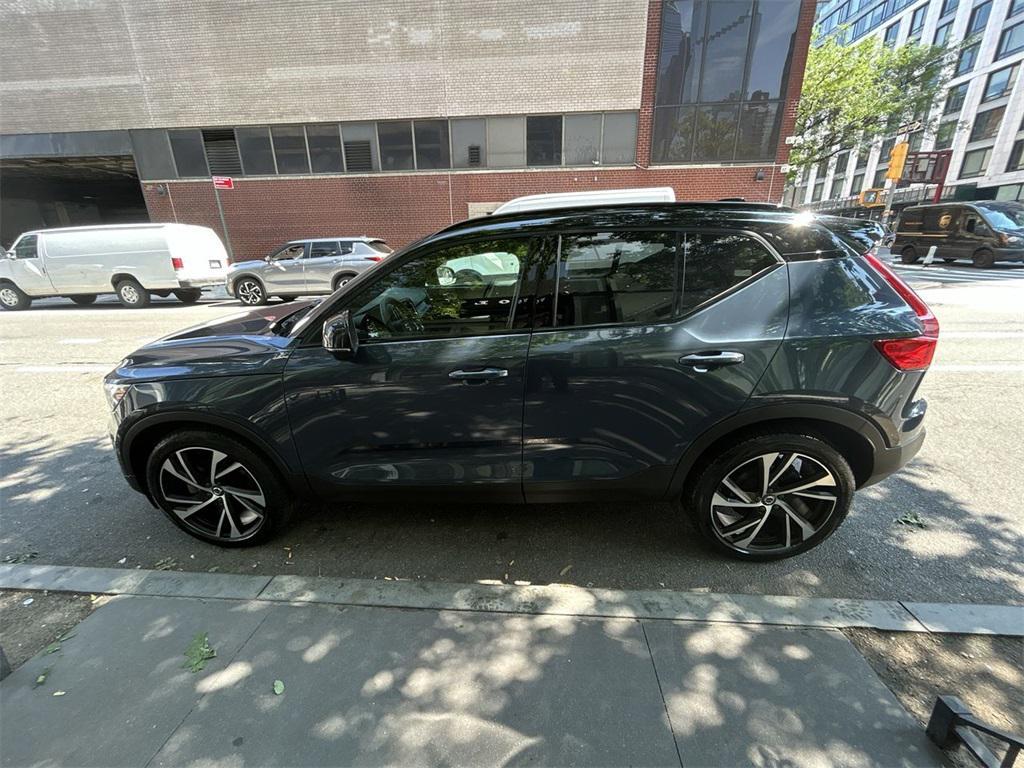 used 2022 Volvo XC40 car, priced at $33,465