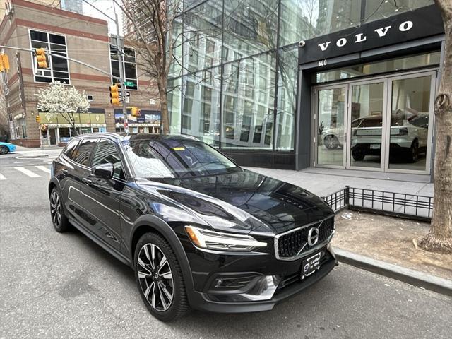 used 2022 Volvo V60 Cross Country car, priced at $37,995