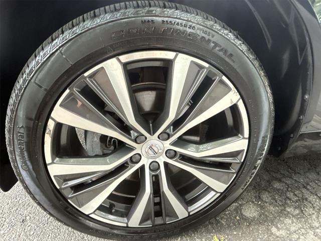 used 2022 Volvo XC60 car, priced at $36,995